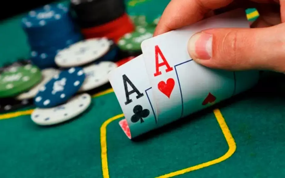 Classificação de Mãos no Poker